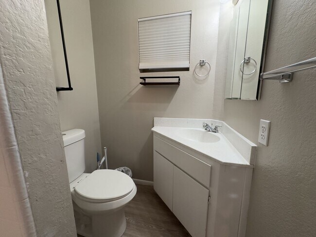 Building Photo - For Lease -Partially Furnished $2,599 or Unfurnished $2,300 2 Beds-2 Bath Painted Mountain Golf C...