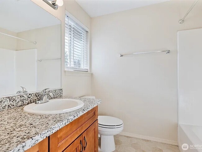 Building Photo - 12202 NE 39th St