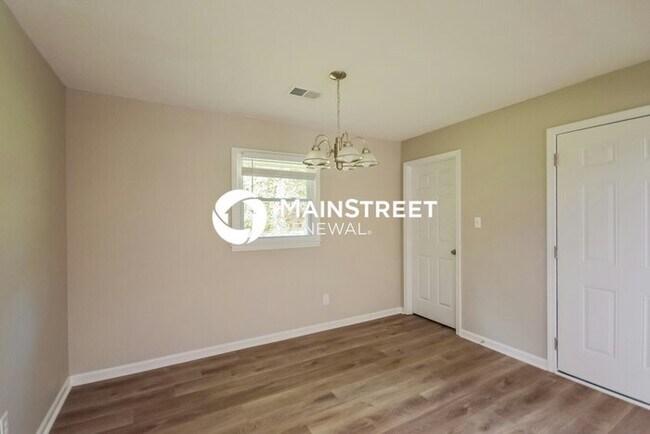 Building Photo - 3 Bedroom Pet-Friendly Home in COVINGTON, GA with Main Street Renewal