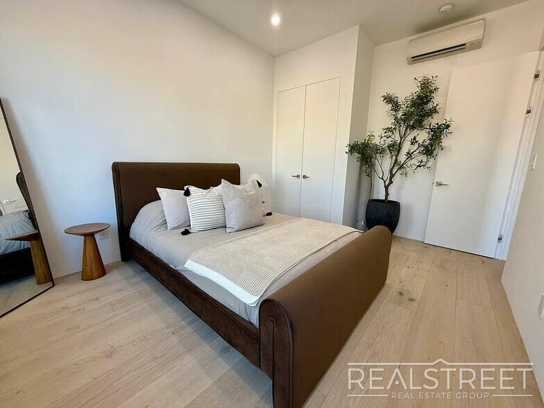 Building Photo - Fenimore Street