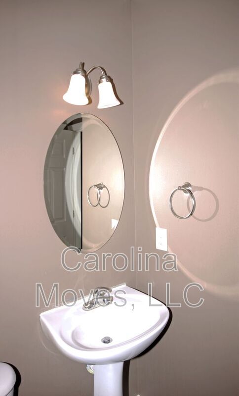 Building Photo - 689 Flintrock Dr