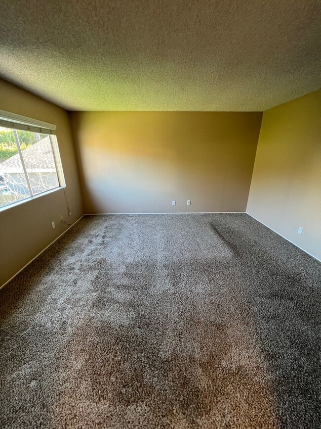 Building Photo - 8081 Hillandale Dr