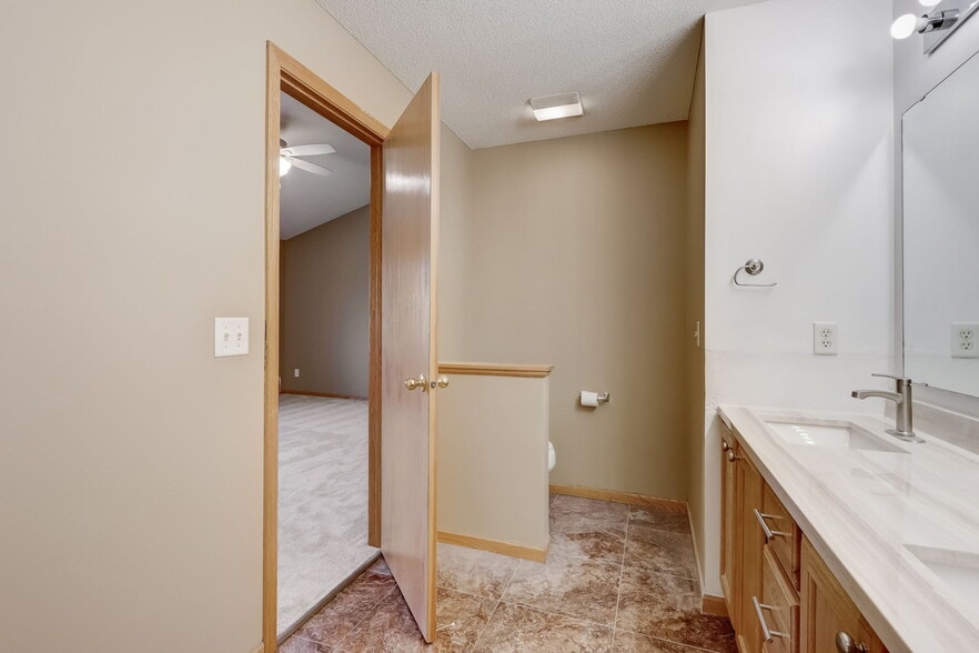 Building Photo - 1222 Bergmann Dr