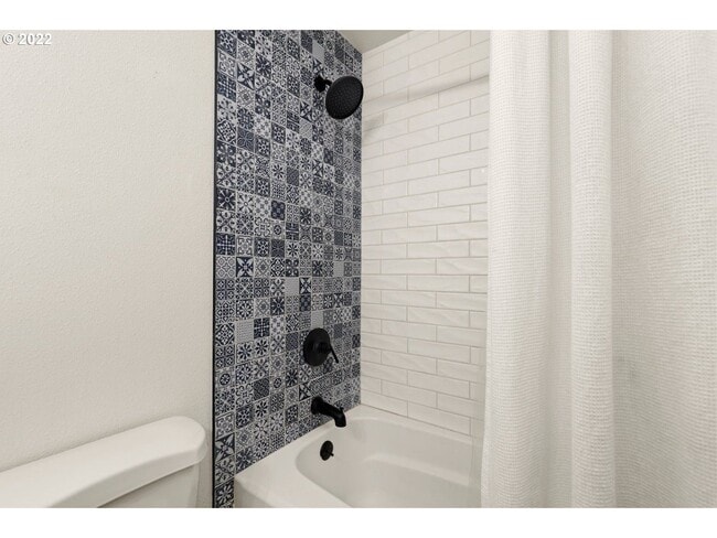 Building Photo - 9326 SW 51st Ave