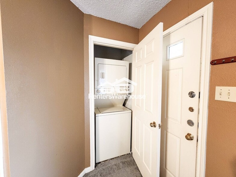 Building Photo - 1311 Antoine Dr