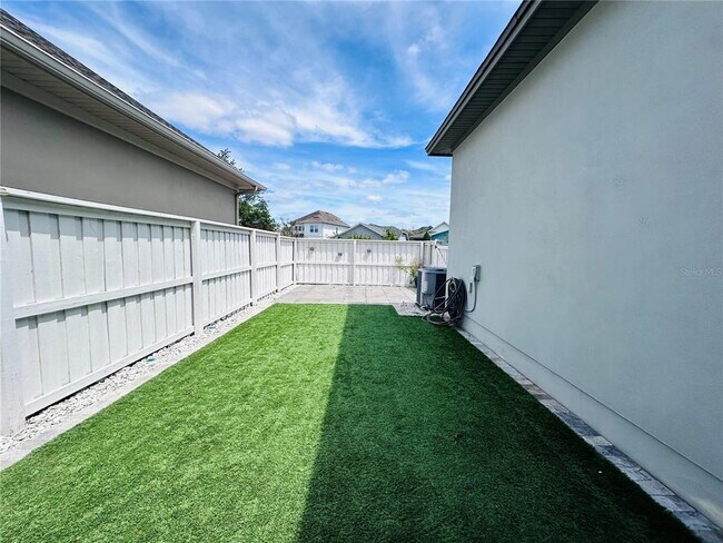 Building Photo - 9319 Richet Pl