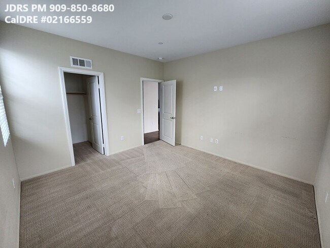 Building Photo - Upland 3 Bedroom Condo