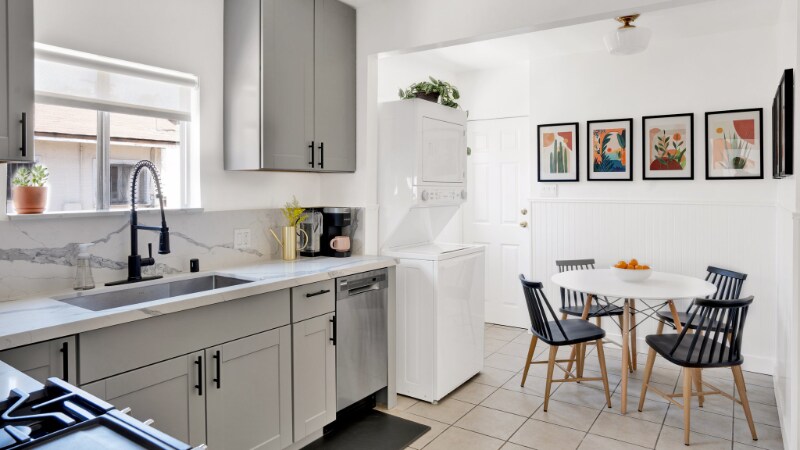 Building Photo - 724 S Gramercy Dr