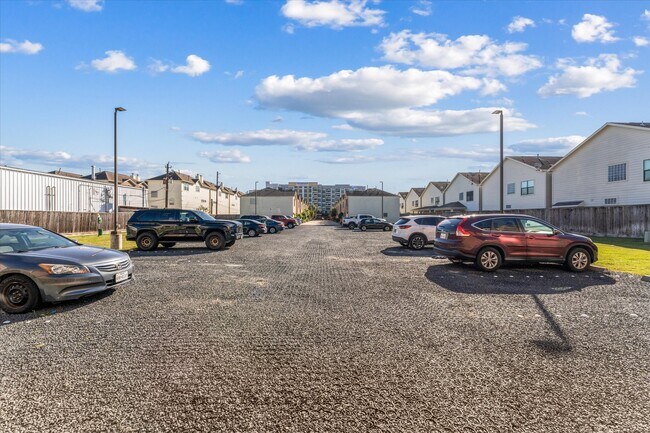 Building Photo - 650 Westcross St