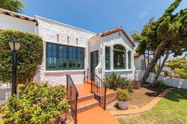 Building Photo - 3637 Hyacinth Dr
