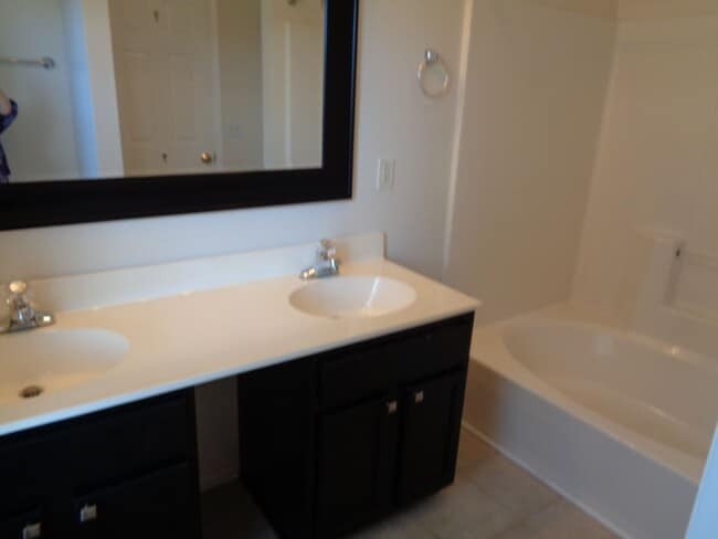 Building Photo - Meadowlark Downs Area-Rental