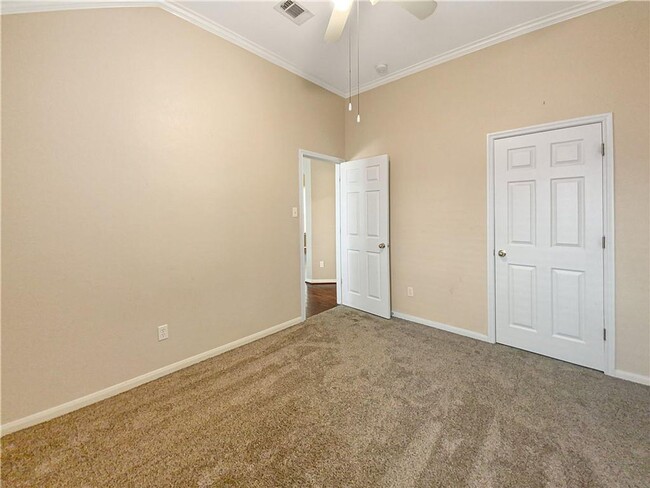 Building Photo - Spacious Round Rock Home