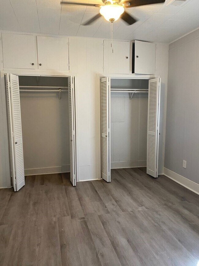 Building Photo - 1409 9th St