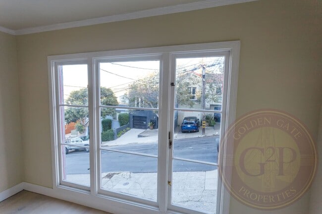 Building Photo - Collingwood Street - 450-452