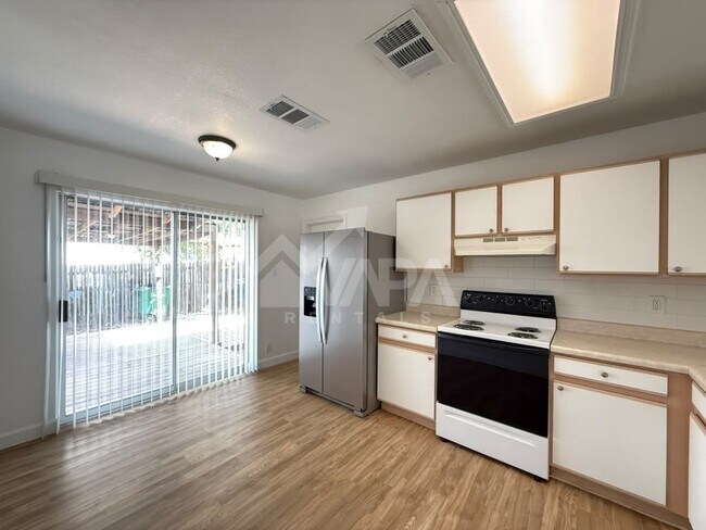Building Photo - 10135 Ranger Canyon