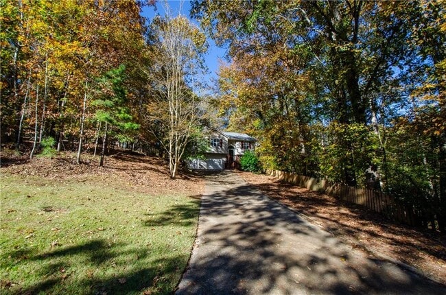 Building Photo - 2470 Cambridge Hills Rd