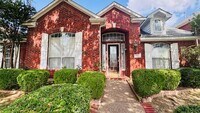 Building Photo - 17712 River Chase Dr