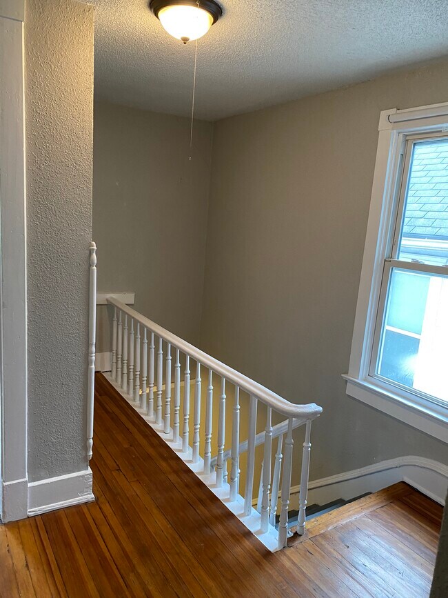 Building Photo - 646 Orville Ave
