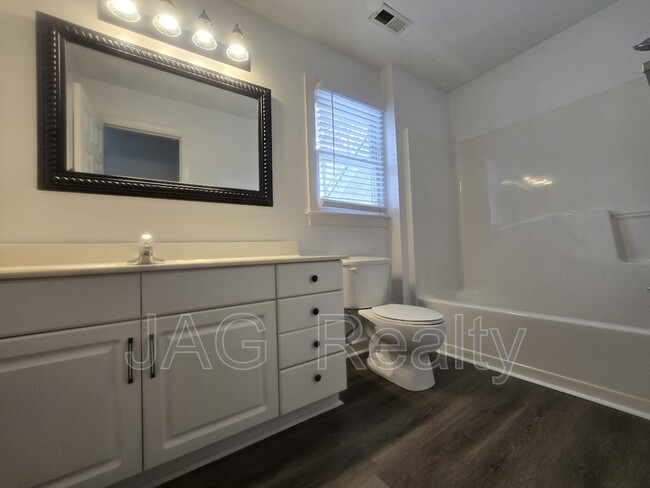 Building Photo - 3004 Honor Ct