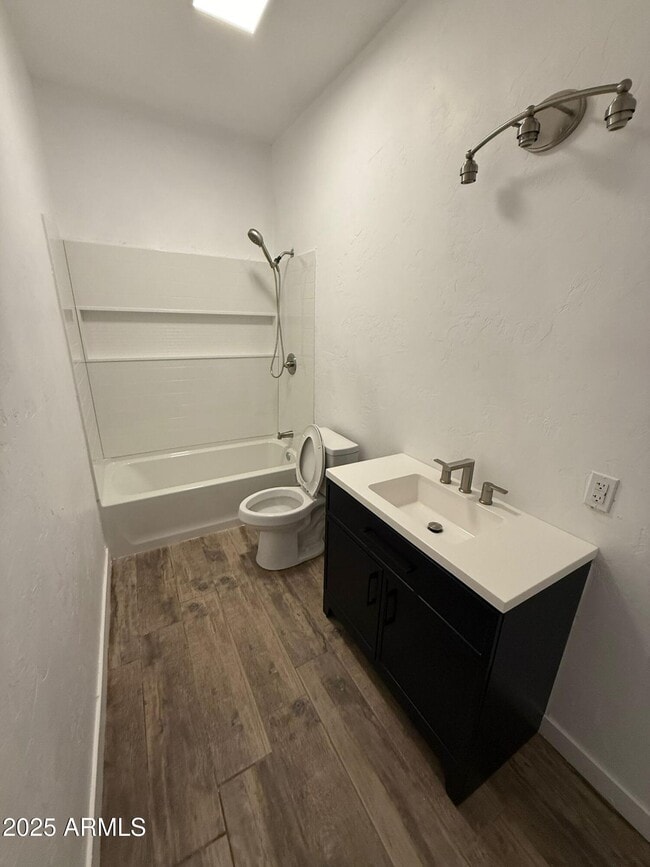 Building Photo - 1951 E 13th St