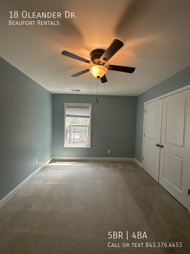 Building Photo - 18 Oleander Dr