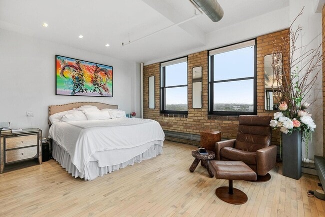 Building Photo - 290 Market St