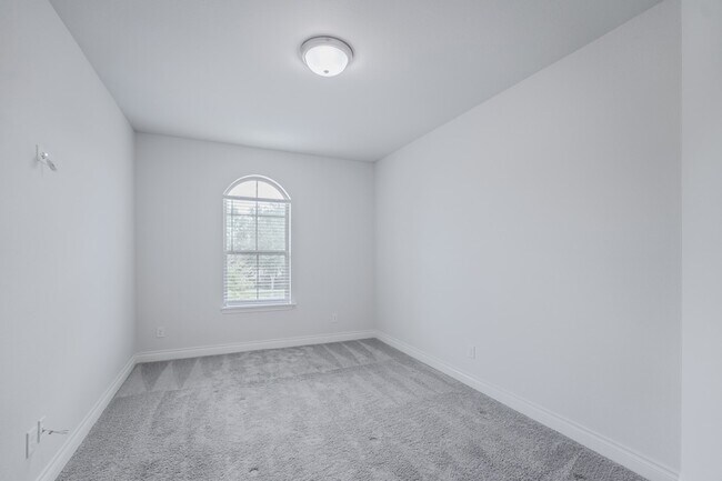 Building Photo - 17010 Harper's Way