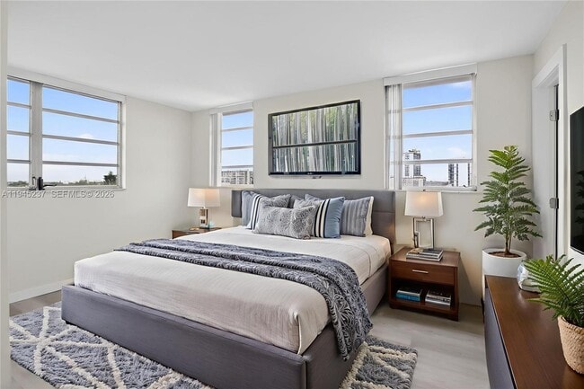 Building Photo - 1811 Jefferson St