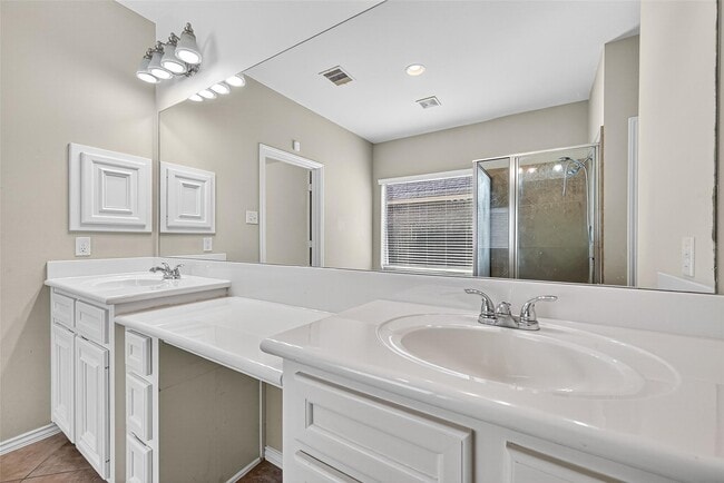 Building Photo - 2606 Waterbrook Ln