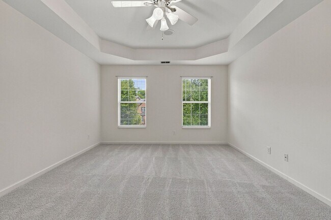Building Photo - 605 Brelan Ct