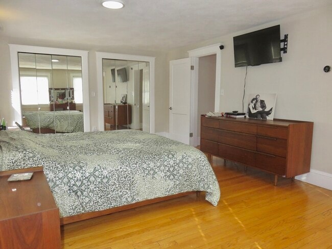 Building Photo - 35 Lovell Rd