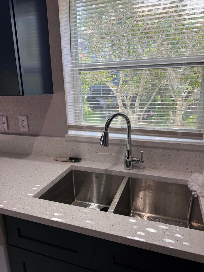 Building Photo - 9831 NW 24th St