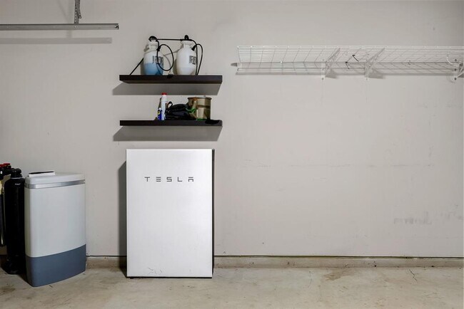 Building Photo - 408 Andele Way