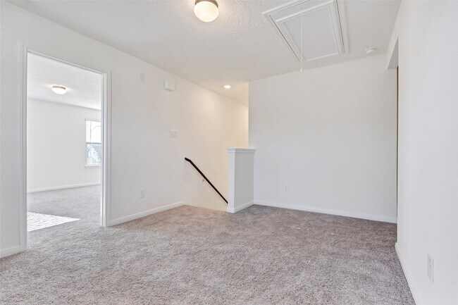 Building Photo - 9423 Castillo Ct