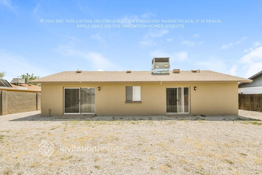 Building Photo - 920 W Villa Maria Dr