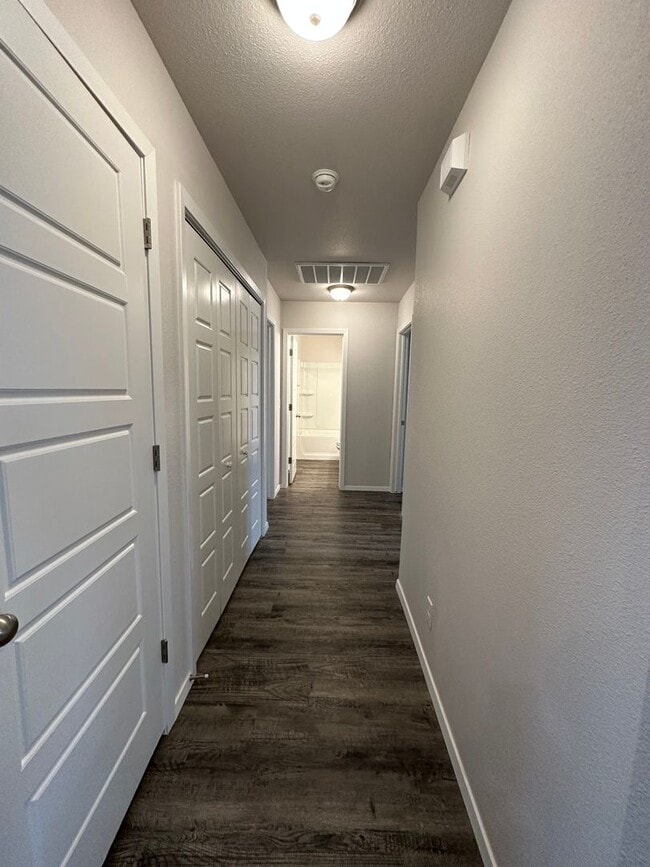 Building Photo - *Pre-leasing* Three Bedroom | Two Bath Hom...