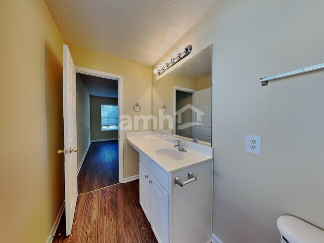 Building Photo - 1208 Scarlett Dr