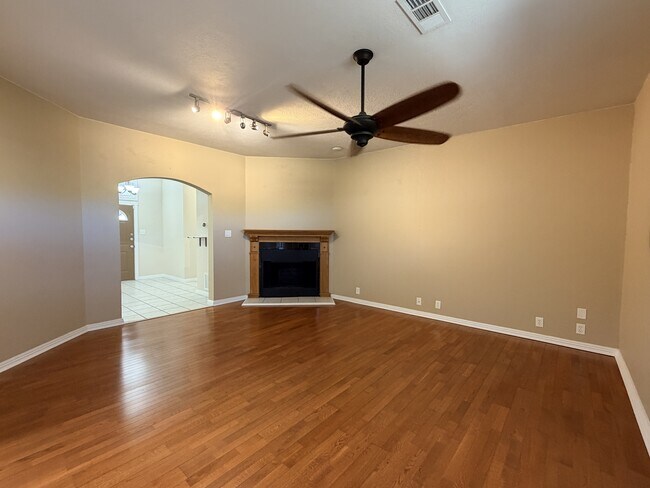 Building Photo - 5372 Wagon Trail