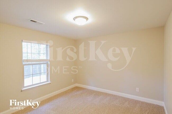 Building Photo - 145 Hillcrest Dr