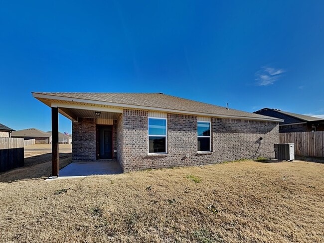 Building Photo - 333 Foxtrot Ter