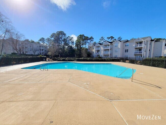 Building Photo - 713 Clearwater Ct