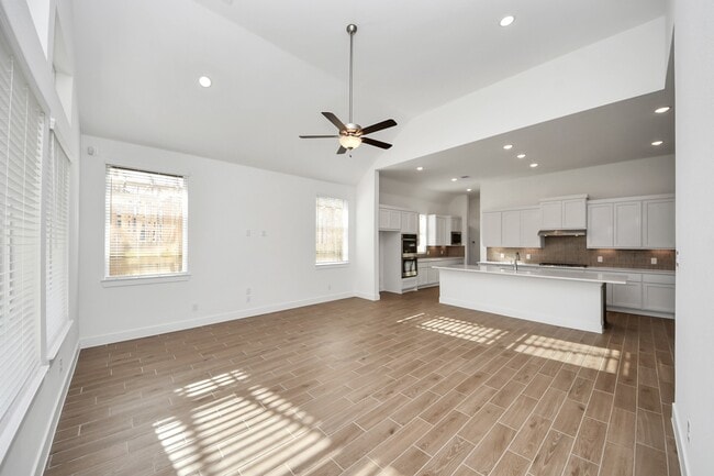 Building Photo - 25026 Midnight Willow Dr