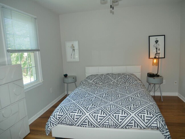 Building Photo - ***Bright and Beautifully Appointed 3BED/3BATH Townhome in Vienna for Rent ***