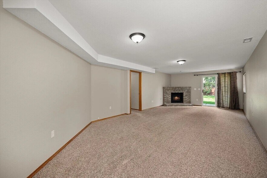 Building Photo - 4017 E 33rd Ave