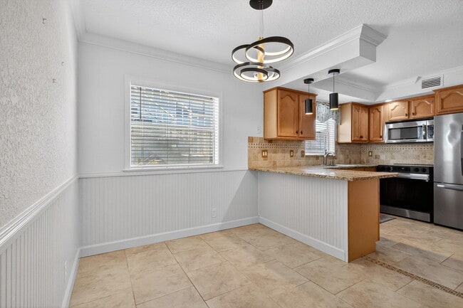 Building Photo - 497 Brittany K