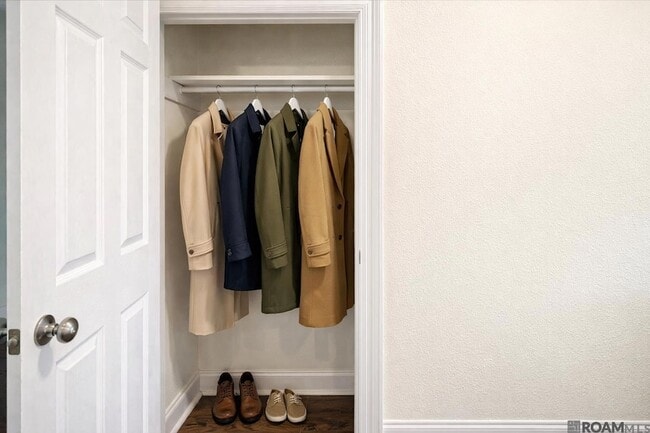 Building Photo - 12360 Warwick Ave