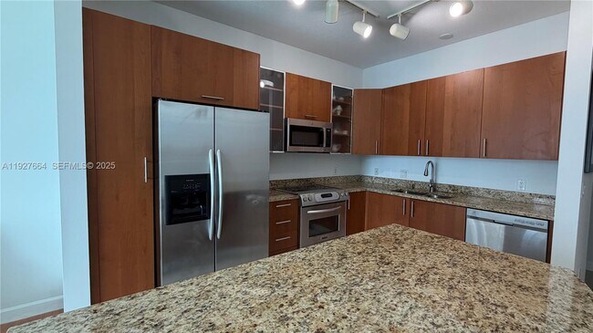 Building Photo - 1945 S Ocean Dr