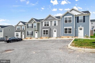Building Photo - 132 Quincy Dr
