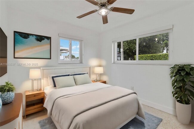 Building Photo - 2401 SW 31st Ave