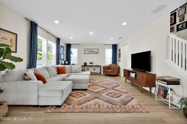 Building Photo - 409 Honeycomb Trl